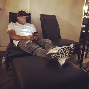 Meet your Posher, Leonel